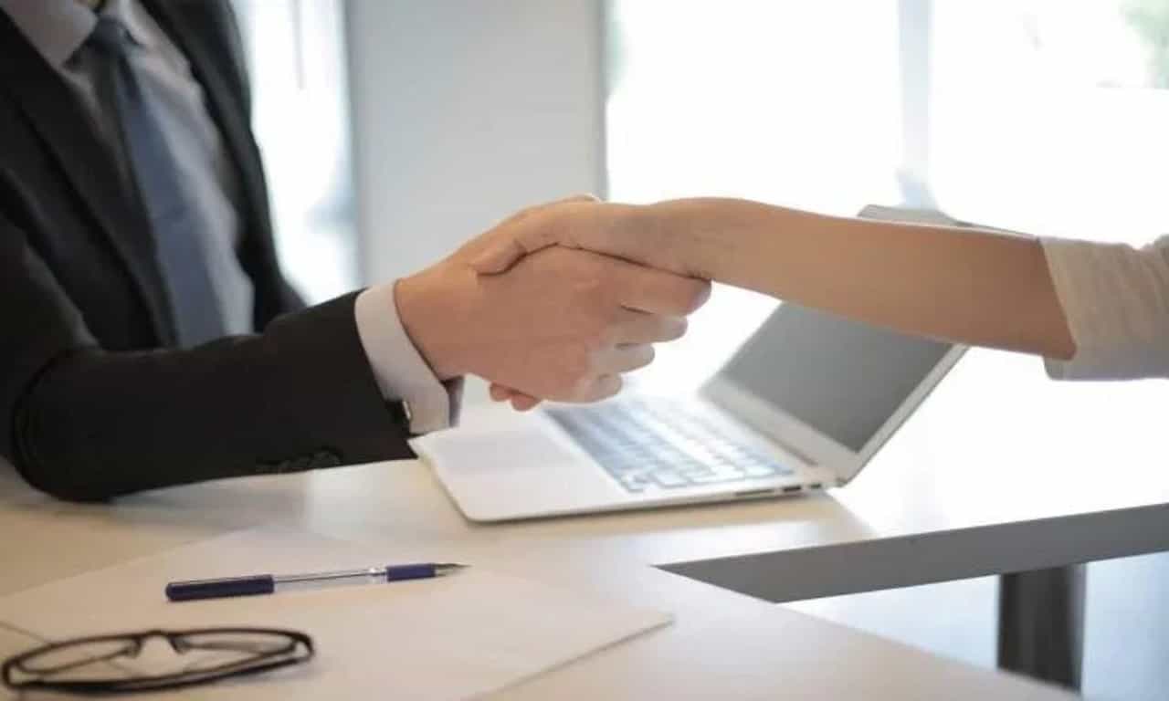 Viral Career Story: 7.4 ലക്ഷം രൂപ ശമ്പളത്തിൽ നിന്ന് 60 ലക്ഷം രൂപയിലേക്ക് ടെക്കിയുടെ ചാട്ടം! സോഷ്യൽ മീഡിയയിൽ പ്രചോദനമായി കഥ