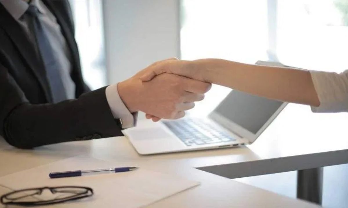 Viral Career Story: 7.4 ലക്ഷം രൂപ ശമ്പളത്തിൽ നിന്ന് 60 ലക്ഷം രൂപയിലേക്ക് ടെക്കിയുടെ ചാട്ടം! സോഷ്യൽ മീഡിയയിൽ പ്രചോദനമായി കഥ