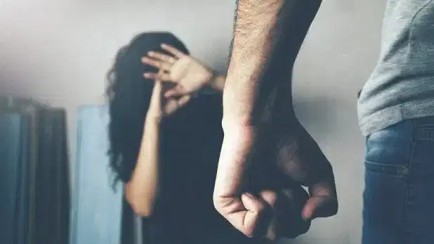 Malappuram domestic violence: ഭക്ഷണം എടുത്തുവയ്ക്കാൻ വൈകിയതിന് മലപ്പുറത്ത് നവവധുവിന് ക്രൂരപീഡനം