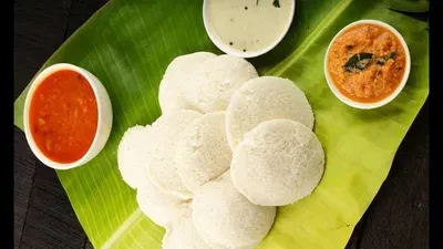 ഇഡ്‌ലി ദിവസവും കഴിക്കാവുന്ന ഭക്ഷണമാണ്. എന്നാല്‍ പ്രിസര്‍വേറ്റീവുകള്‍ ചേര്‍ത്ത ഇന്‍സ്റ്റന്റ് മിക്‌സുകള്‍ ഒഴിവാക്കുന്നതാണ് ഉത്തമം. ഗര്‍ഭിണികള്‍ക്ക് ഏറ്റവും മികച്ച ചോയ്‌സ് ആണ് ഇഡ്‌ലിയെന്നാണ് ഡയറ്റീഷന്മാര്‍ ചൂണ്ടിക്കാണിക്കുന്നത്.