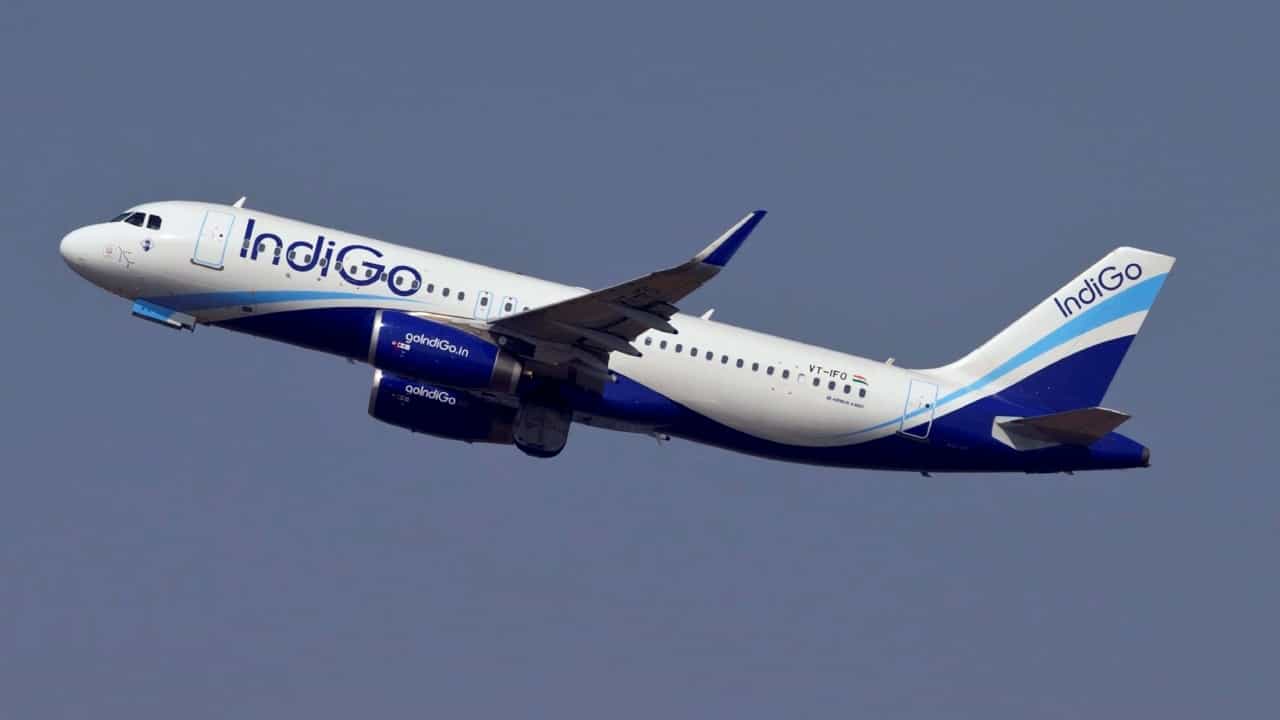 IndiGo Airlines: സാങ്കേതികത്തകരാറിൽ വലഞ്ഞ് ഇൻഡിഗോ; ബുധനാഴ്ച മാത്രം റദ്ദാക്കിയത് 200ഓളം സർവീസുകൾ IndiGo Airlines: സാങ്കേതികത്തകരാറിൽ വലഞ്ഞ് ഇൻഡിഗോ; ബുധനാഴ്ച മാത്രം റദ്ദാക്കിയത് 200ഓളം സർവീസുകൾ