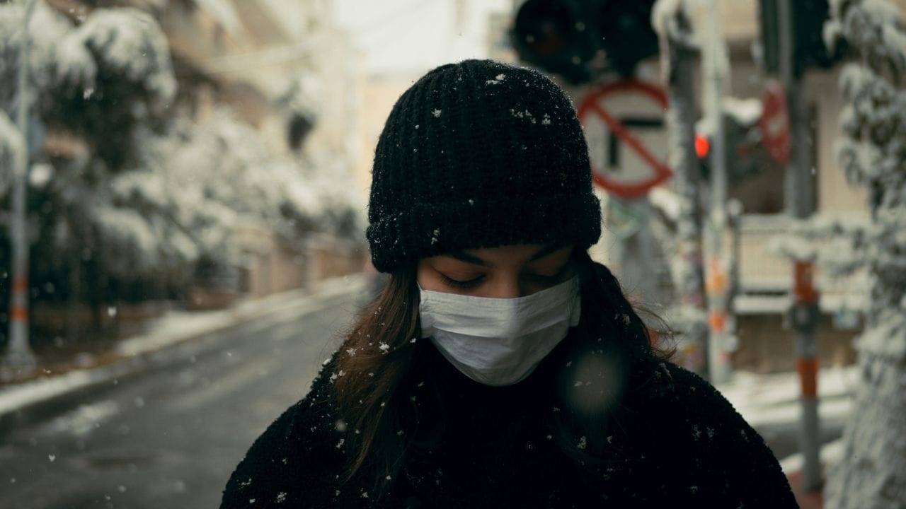 കിടക്കവിരികൾ, പുതപ്പുകൾ എന്നിവയിൽ ഈർപ്പവും പൊടിയും തങ്ങിനിൽക്കാൻ സാധ്യതയുണ്ട്. ഇവ കൃത്യമായി വെയിലത്തിട്ട് ഉണക്കിയെടുക്കുന്നത് അണുക്കളെയും പൊടിപടലങ്ങളെയും നശിപ്പിക്കാൻ സഹായിക്കും.