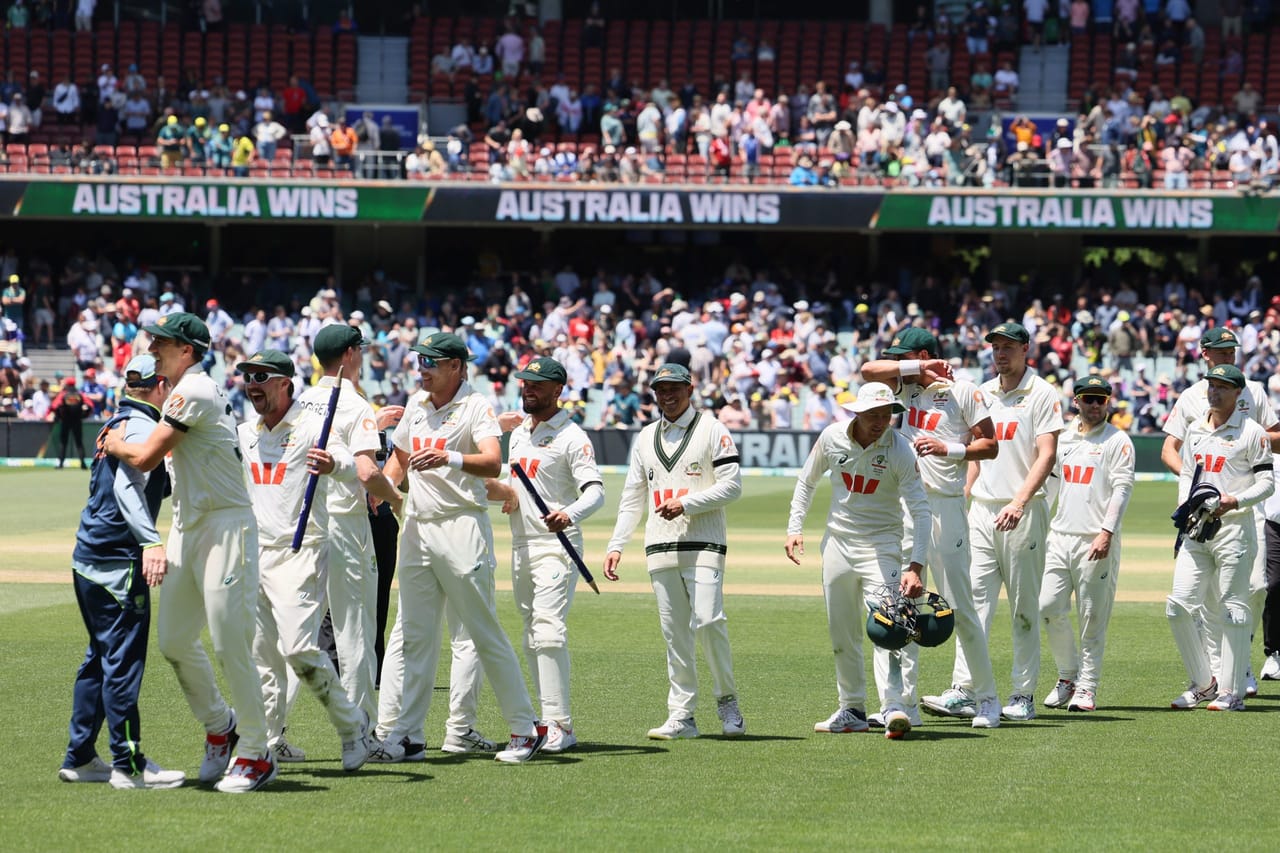 ആദ്യ മൂന്ന് ടെസ്റ്റിലും ഇംഗ്ലണ്ടിൻ്റെ പരാജയം ദയനീയമായായിരുന്നു. ആദ്യ രണ്ട് മത്സരങ്ങളിൽ എട്ട് വിക്കറ്റിനും മൂന്നാമത്തെ കളി 82 റൺസിനും ഇംഗ്ലണ്ട് അടിയറവച്ചു. ഇതോടെ പരിശീലകൻ ബ്രെണ്ടൻ മക്കല്ലത്തെ മാറ്റണമെന്ന ആവശ്യം ഇംഗ്ലണ്ടിൻ്റെ മുൻ താരങ്ങൾ മുന്നോട്ടുവെക്കുന്നുണ്ട്.
