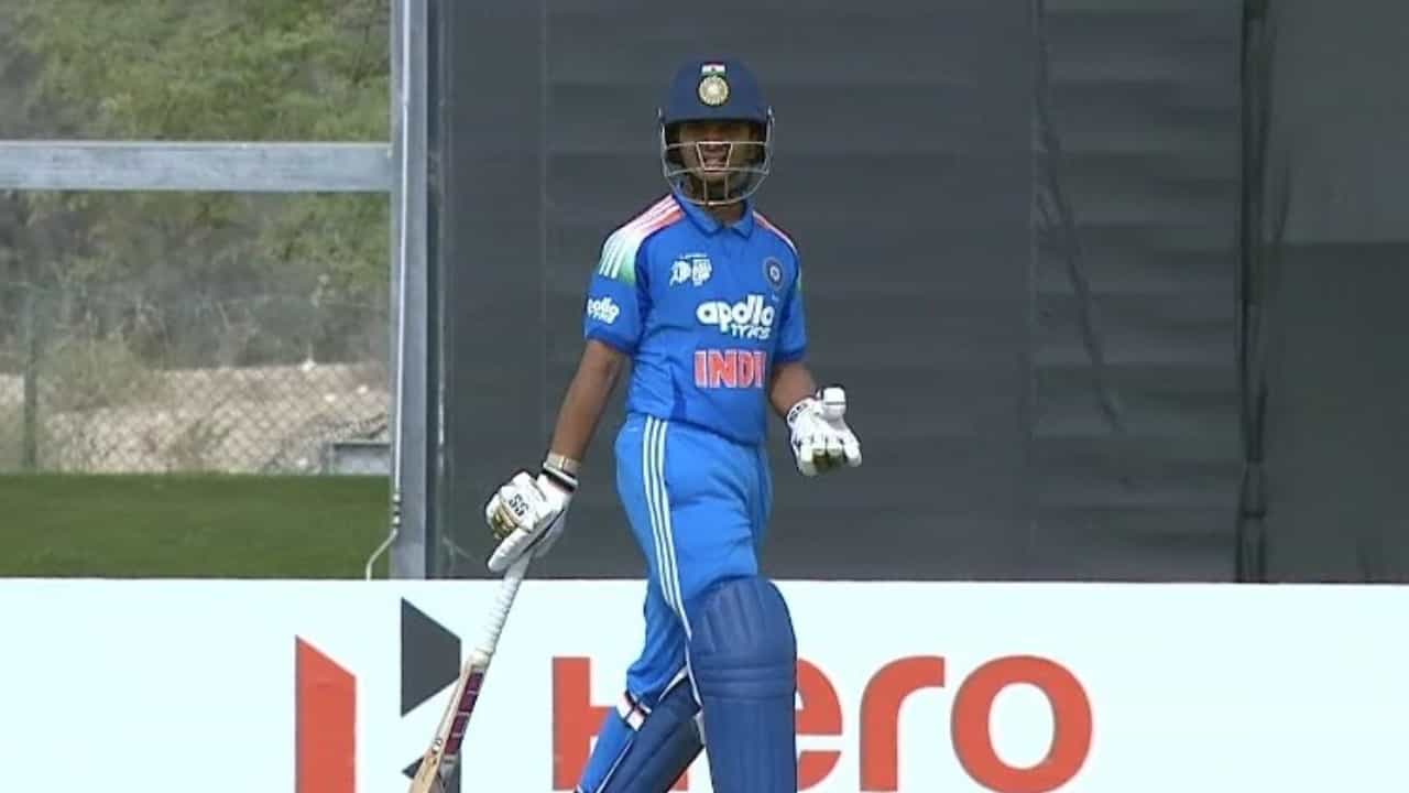 U19 Asia Cup 2025: വൈഭവ് സൂര്യവൻശിയുടെ റെക്കോർഡ് തിരുത്തി സഹതാരം; നേടിയത് യൂത്ത് ഏകദിനത്തിലെ ആദ്യ ഇരട്ടസെഞ്ചുറി