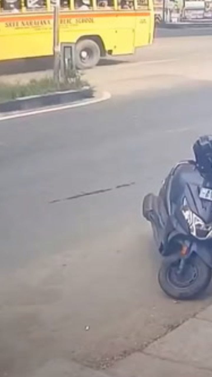 കഴക്കൂട്ടത്ത് സ്കൂൾ ബസും കാറും കൂട്ടിയിടിച്ച് അപകടം