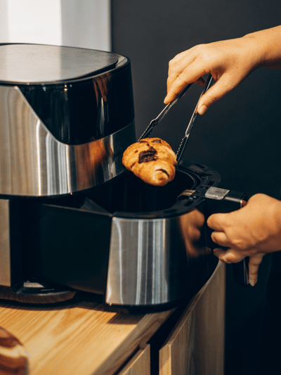 എയർ ഫ്രയറിൽ ഈ ഭക്ഷണങ്ങൾ ഉണ്ടാക്കാൻ പാടില്ല