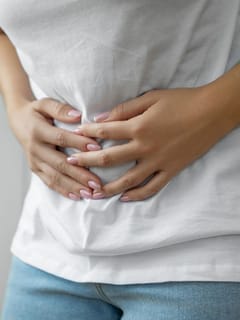 അപ്പന്‍ഡിസൈറ്റിസ് ഉണ്ടെന്ന് സംശയമുണ്ടോ? ലക്ഷണങ്ങള്‍  ഇവയാണ്...