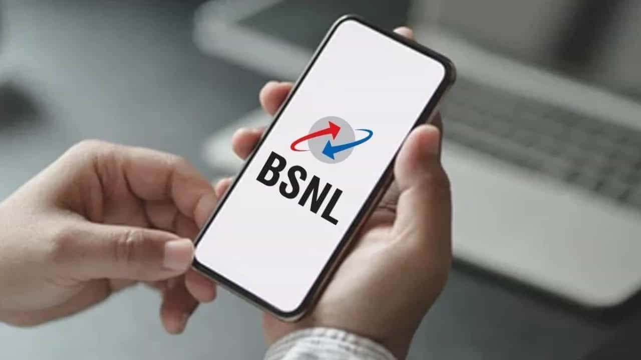 BSNL: 251 രൂപയ്ക്ക് 100 ജിബി ഡേറ്റയും ഒടിടി ആനുകൂല്യങ്ങളും; ഉപഭോക്താക്കളെ ചേർത്തുപിടിച്ച് ബിഎസ്എൻഎൽ BSNL: 251 രൂപയ്ക്ക് 100 ജിബി ഡേറ്റയും ഒടിടി ആനുകൂല്യങ്ങളും; ഉപഭോക്താക്കളെ ചേർത്തുപിടിച്ച് ബിഎസ്എൻഎൽ