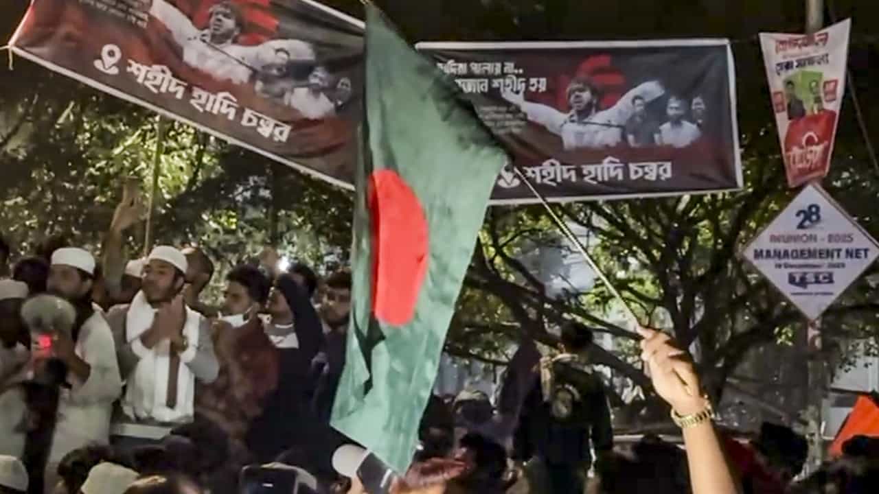 Bangladesh Unrest: ഒസ്മാന്‍ ഹാദിക്ക് പിന്നാലെ മറ്റൊരു നേതാവിനും വെടിയേറ്റു; ബംഗ്ലാദേശ് കലുഷിതം