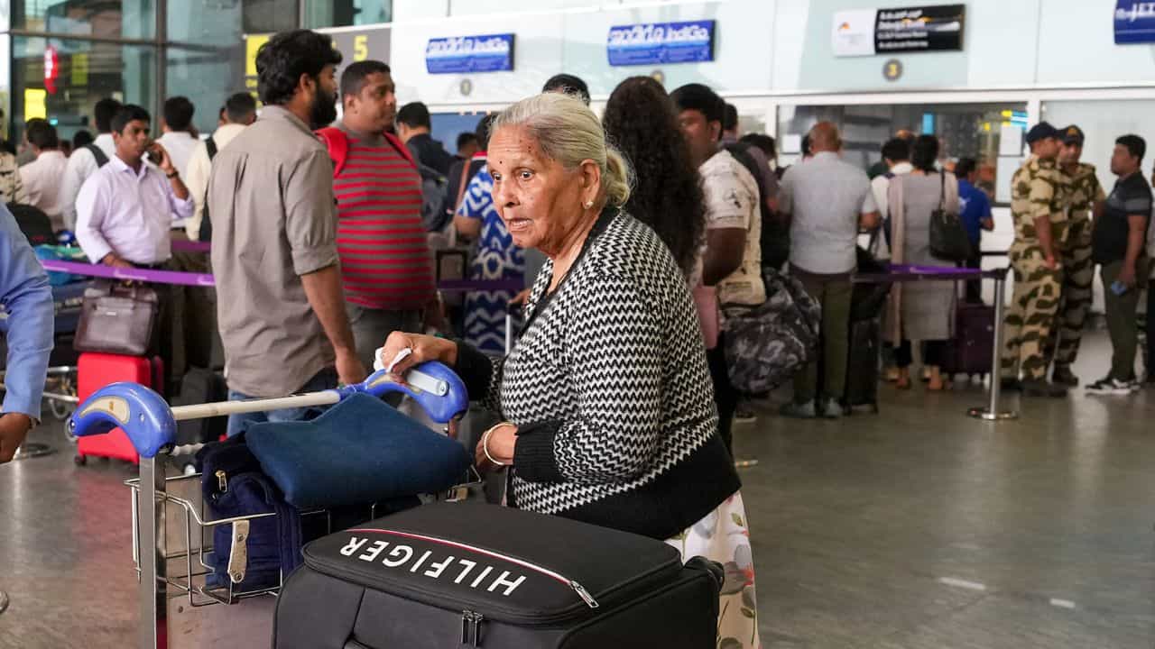 Bengaluru Bomb Threat: ബം​ഗളൂരു വിമാനത്താവളത്തിലും, മാളുകളിലും ബോംബ് ഭീഷണി; സന്ദേശം ലഭിച്ചത് കമ്മീഷണറുടെ ഇമെയിലിൽ