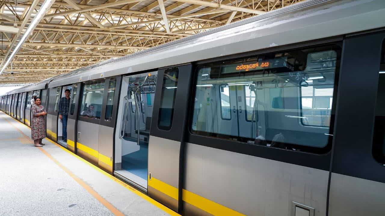 Bengaluru Metro Jobs: നമ്മ മെട്രോയിൽ ജോലി നേടാം; അരലക്ഷത്തിന് മുകളിൽ ആദ്യ ശമ്പളം, ഒഴിവുകൾ ഇങ്ങനെ Bengaluru Metro Jobs: നമ്മ മെട്രോയിൽ ജോലി നേടാം; അരലക്ഷത്തിന് മുകളിൽ ആദ്യ ശമ്പളം, ഒഴിവുകൾ ഇങ്ങനെ