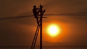 Bengaluru Power Cut Alert : ബെംഗളൂരിവിൽ നാളെ ഇവിടെ എല്ലാം പവർ കട്ടാണ്; മുന്നറിയിപ്പുമായി BESCOM