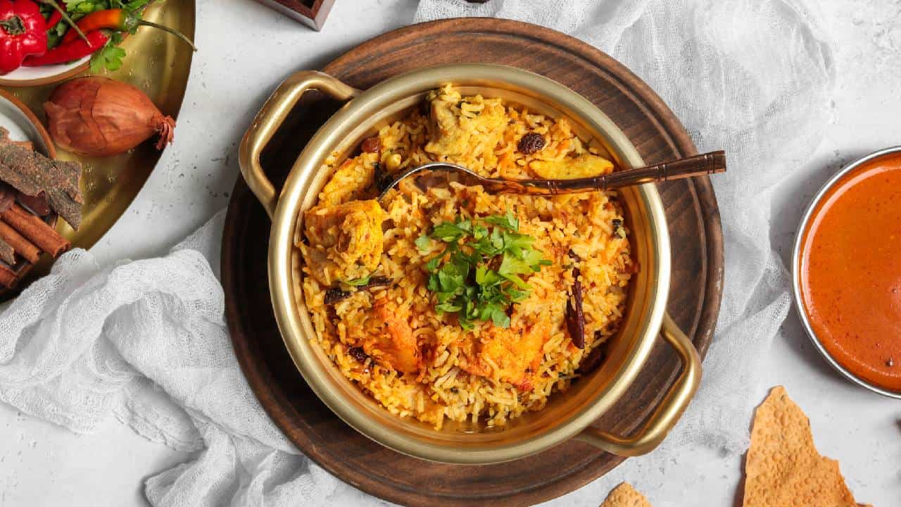 Biriyanies side dish history: ബിരിയാണിക്ക് കൂട്ടായി എത്തിയവർ: സൈഡ് ഡിഷുകളുടെ രാജകീയ ചരിത്രം