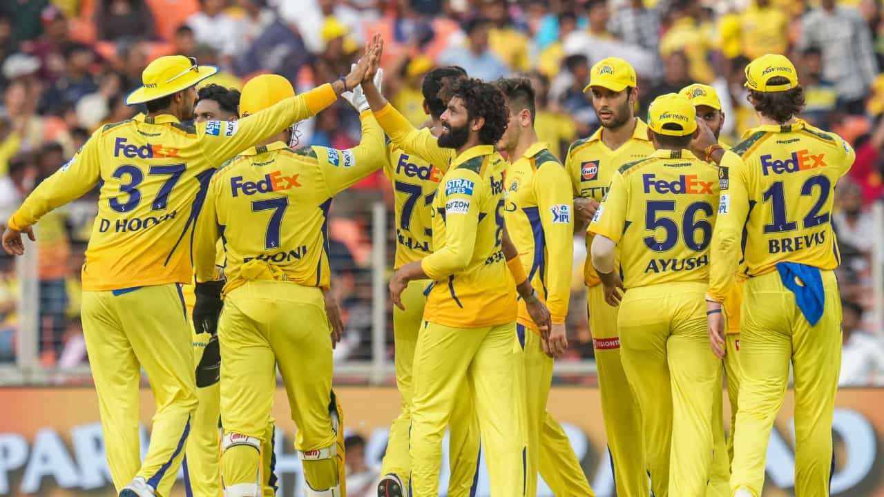 IPL 2026 Auction: ഡാഡീസ് ആർമിയിൽ നിന്ന് ജെൻസി പാരഡൈസിലേക്ക്; തന്ത്രം മാറ്റി ചെന്നൈ സൂപ്പർ കിംഗ്സ് IPL 2026 Auction: ഡാഡീസ് ആർമിയിൽ നിന്ന് ജെൻസി പാരഡൈസിലേക്ക്; തന്ത്രം മാറ്റി ചെന്നൈ സൂപ്പർ കിംഗ്സ്