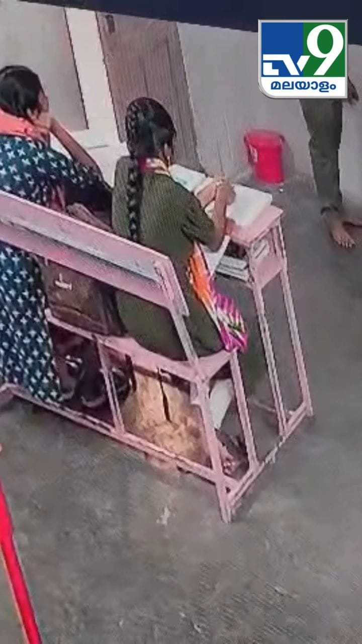 ക്ലാസിൽ ഇരിക്കെ പെൺകുട്ടിക്ക് ഹൃദയാഘാതം