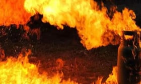 Cylinder Blast: തിരുവനന്തപുരത്ത് ഹോട്ടലിൽ പാചകവാതക സിലിണ്ടർ പൊട്ടിത്തെറിച്ചു; 3 പേരുടെ നില ഗുരുതരം...