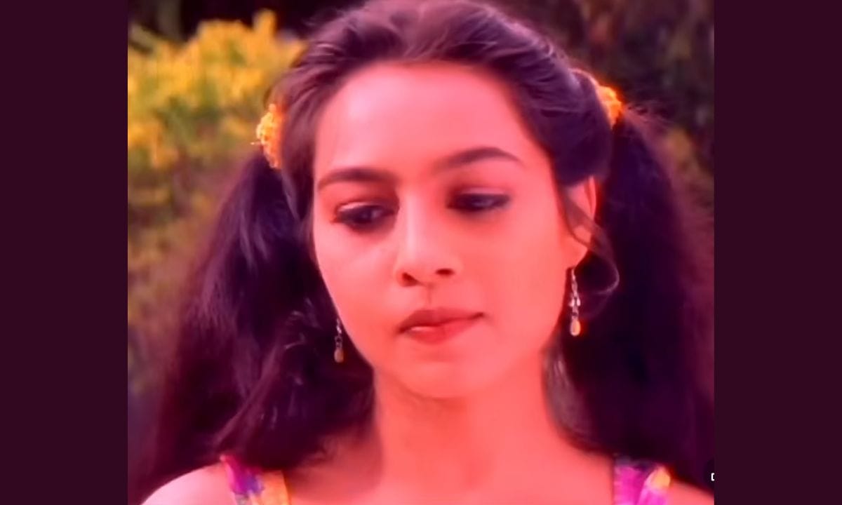 പിന്നീട് 1999 കണ്ണോട് കാൺപതെല്ലാം എന്ന സിനിമയിൽ അഭിനയിച്ചാണ് രുചിത വെള്ളിത്തിരയിൽ സജീവമാകുന്നത്. കാസ്റ്റിംഗ് കൗചിനെതിരെ പരസ്യമായി നിലപാട് എടുത്ത ആദ്യ അഭിനയത്തിൽ കൂടിയാണ് ഇവർ. എന്നാൽ പിന്നീട് കുറച്ചുകാലത്തിനുശേഷം പല നായികമാരെ പോലെയും രുചികയും വെള്ളിത്തിരയിൽ നിന്നും മാഞ്ഞുപോയി.(PHOTO: Youtube/Facebook)