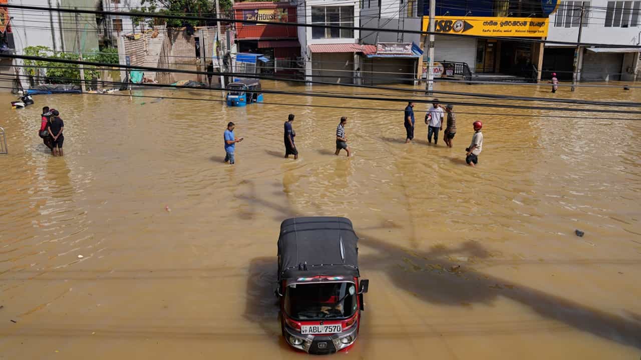 Cyclone Ditwah: ഡിറ്റ്‌വ ശ്രീലങ്കയില്‍ വിതച്ചത് കനത്ത നാശം, മരണസംഖ്യ 390; ഒപ്പമുണ്ടെന്ന് മോദി
