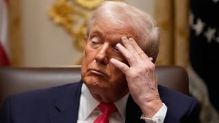 Donald Trump: ട്രംപ് ഇന്ത്യയ്‌ക്കെതിരെ ചുമത്തിയ തീരുവ നീക്കണമെന്ന് ഡെമോക്രാറ്റുകള്‍; പ്രമേയം അവതരിപ്പിച്ചു