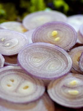 പാകം ചെയ്യാത്ത സവാള കഴിക്കുമ്പോൾ ശ്രദ്ധിക്കണേ