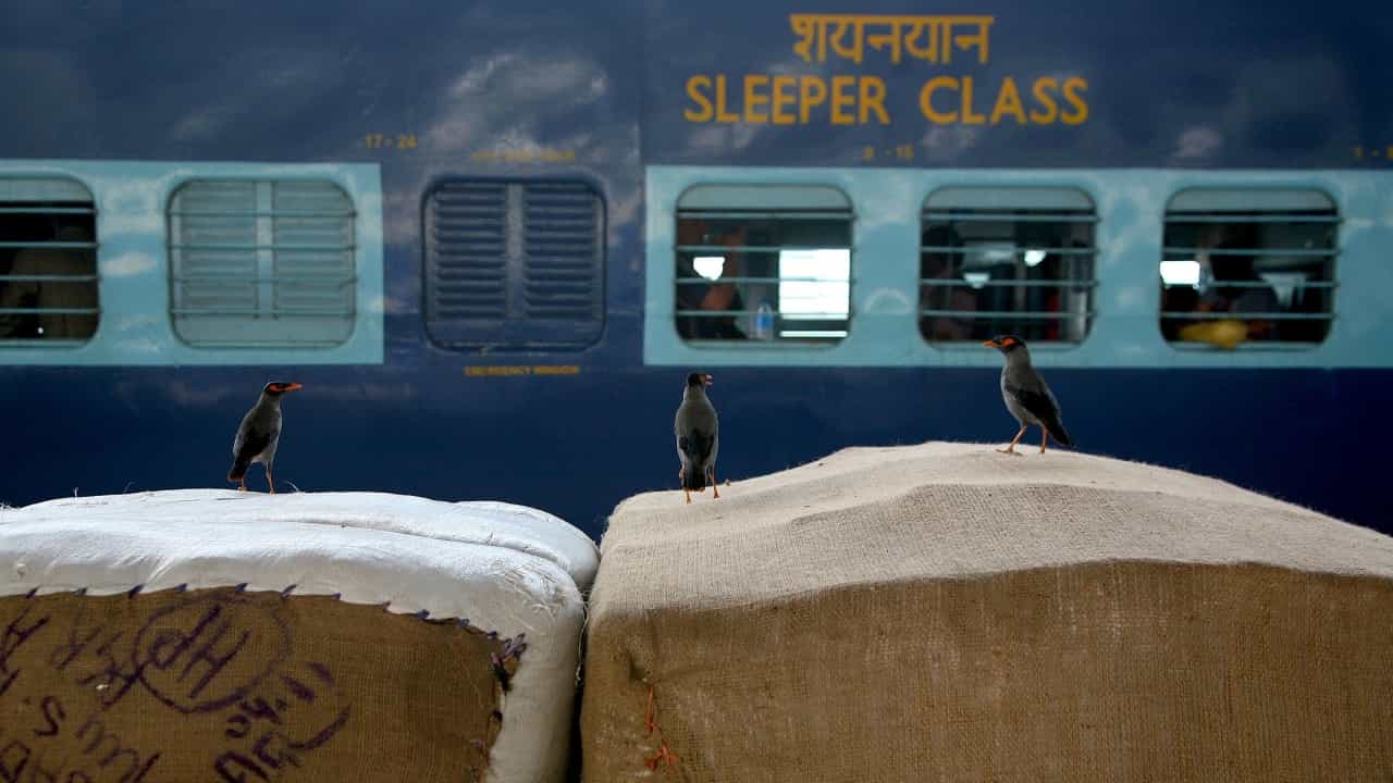 Train Luggage: വിമാനത്തിൽ മാത്രമല്ല, ട്രെയിനിലും അധിക ലഗേജിന് പ്രത്യേകം പണം നൽകണം; വിശദീകരിച്ച് കേന്ദ്രമന്ത്രി