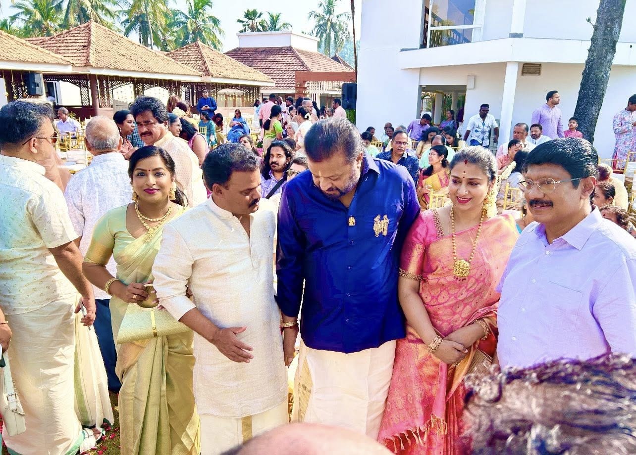 കേന്ദ്ര മന്ത്രിയും നടനുമായ സുരേഷ് ഗോപിയും ഭാര്യ രാധികയും അരവിന്ദിനെയും സ്‌നേഹയേയും അനുഗ്രഹിക്കാനെത്തിയിരുന്നു. വിവാഹത്തിന് മുന്നോടിയായി നടന്ന ചടങ്ങില്‍ മകനും, മകള്‍ക്കും ആശംസയുമായി ജി വേണുഗോപാല്‍ പാട്ടുപാടിയിരുന്നു. ആ വീഡിയോയും സോഷ്യല്‍മീഡിയയിലൂടെ പ്രചരിച്ചിരുന്നു.
