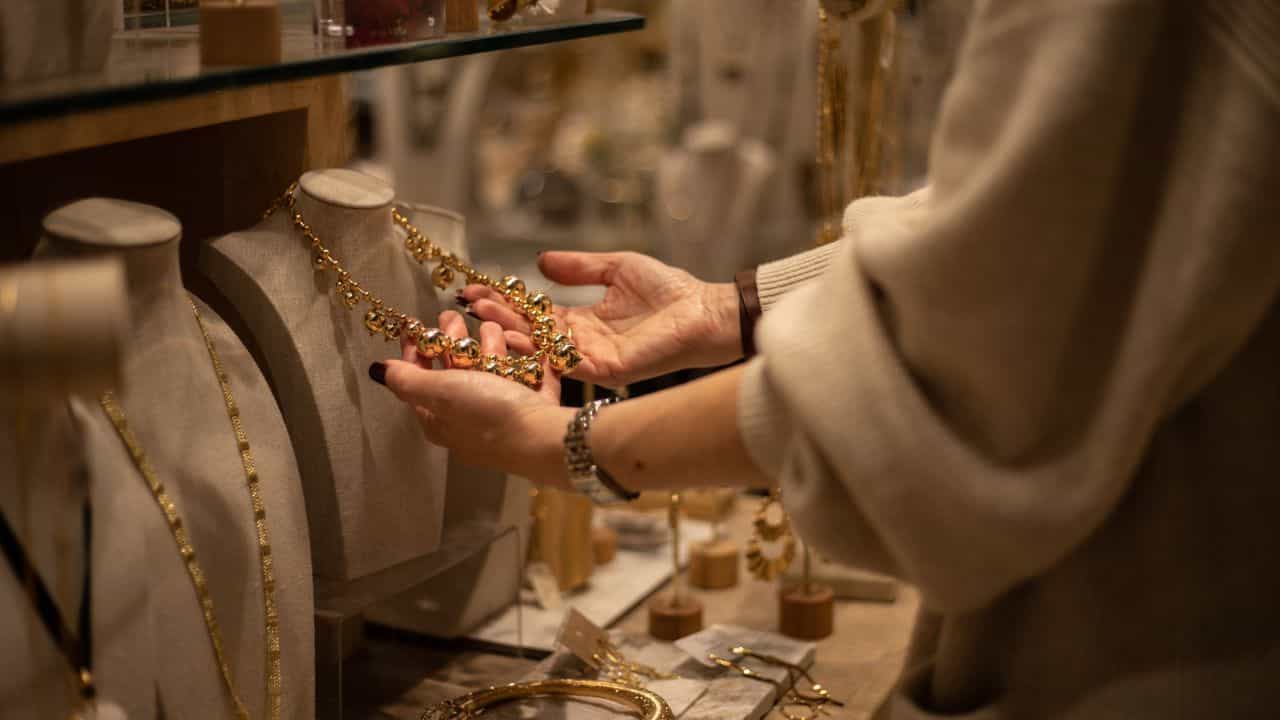 Kerala Gold Rate: സ്വര്‍ണവില മൂന്ന് ലക്ഷത്തിലേക്കോ? സാമ്പിള്‍ വെടിക്കെട്ട് കഴിഞ്ഞു, സ്വര്‍ണക്കളികള്‍ കാണാന്‍ കിടക്കുന്നതേ ഉള്ളൂ