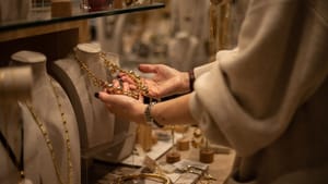 Kerala Gold Rate: സ്വര്‍ണവില മൂന്ന് ലക്ഷത്തിലേക്കോ? സാമ്പിള്‍ വെടിക്കെട്ട് കഴിഞ്ഞു, സ്വര്‍ണക്കളികള്‍ കാണാന്‍ കിടക്കുന്നതേ ഉള്ളൂ