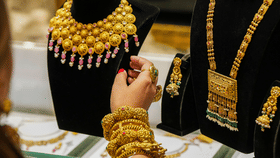 'പൊന്നു'മോഹങ്ങൾക്ക് വിട? സ്വർണം ഒരു പവന് ഇത്രയും രൂപ...