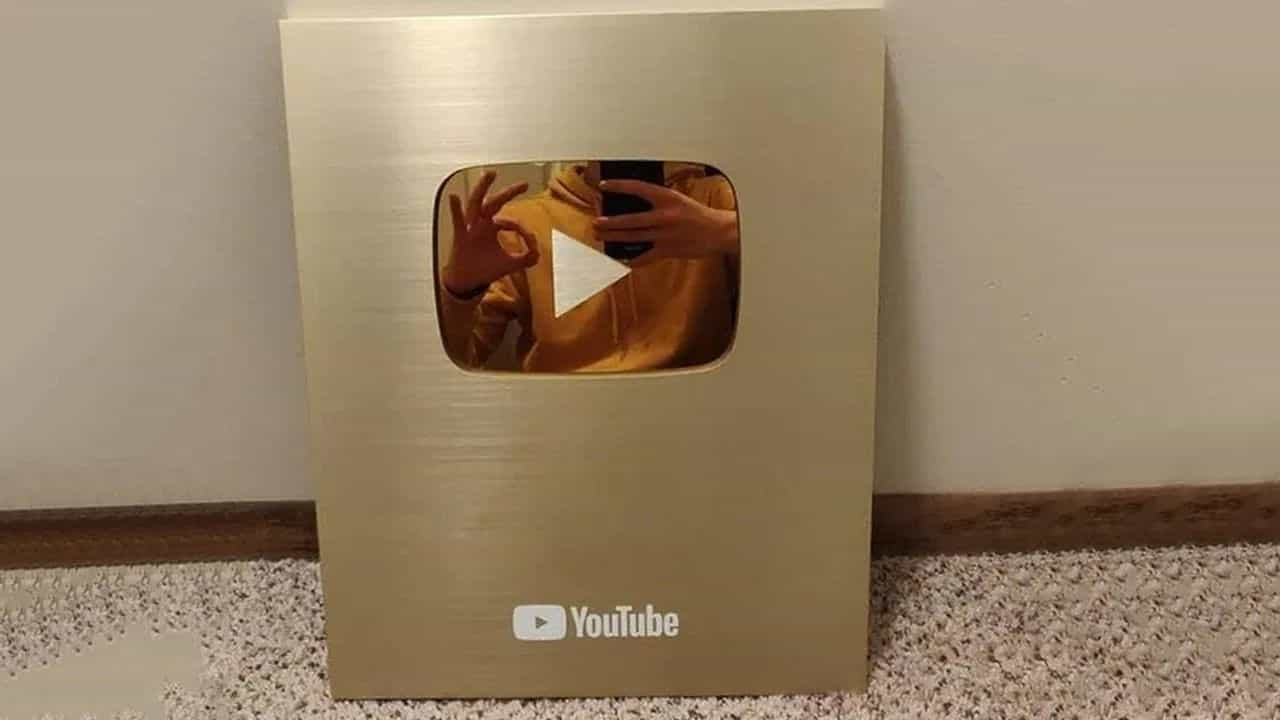 Golden Play Button: ഗോള്ഡന് പ്ലേ ബട്ടണുള്ള യൂട്യൂബര്ക്ക് 1 വര്ഷം എത്ര രൂപ ലഭിക്കും? Golden Play Button: ഗോള്ഡന് പ്ലേ ബട്ടണുള്ള യൂട്യൂബര്ക്ക് 1 വര്ഷം എത്ര രൂപ ലഭിക്കും?