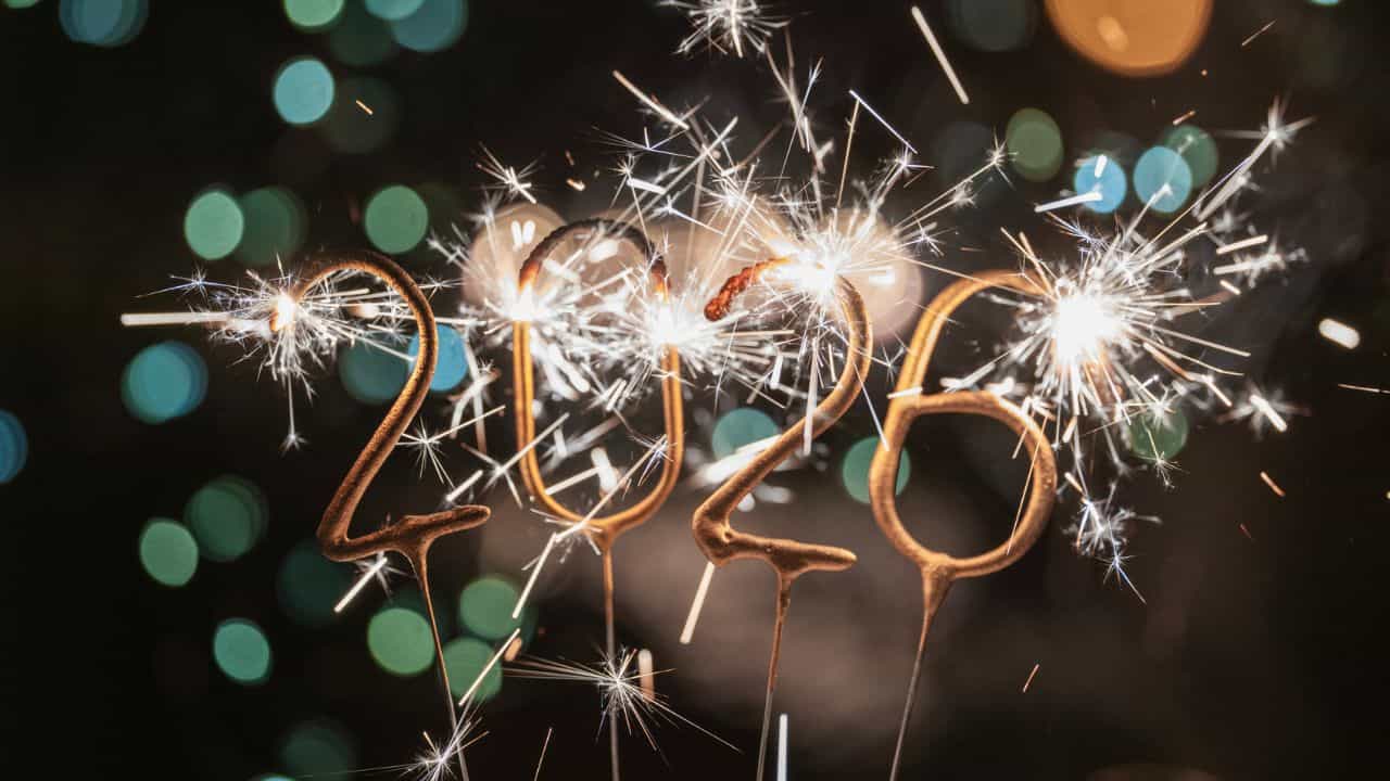 Happy New Year 2026: എന്തിന് പുറത്തുപോകണം? വീട്ടില്‍ തന്നെ ന്യൂയര്‍ വൈബാക്കാലോ, വഴികളിത്‌