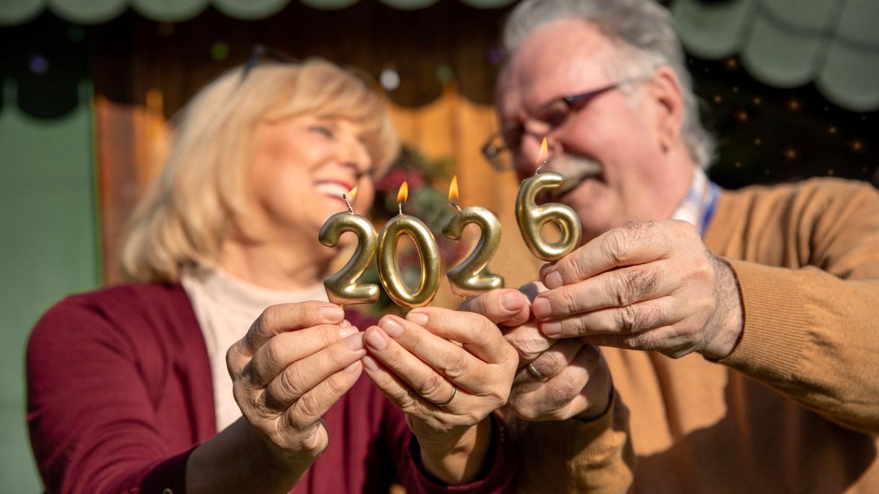 ചുറ്റും സുഗന്ധവും സന്തോഷവും നിറയ്ക്കാന് നിങ്ങള്ക്കും സാധിക്കട്ടെ ഹാപ്പി ന്യൂയര്. സംഭവിക്കാന് പോകുന്നതെല്ലാം നല്ലതിനെന്ന് കരുതി മുന്നോട്ടുപോകാം പുതുവത്സരാശംസകള്.