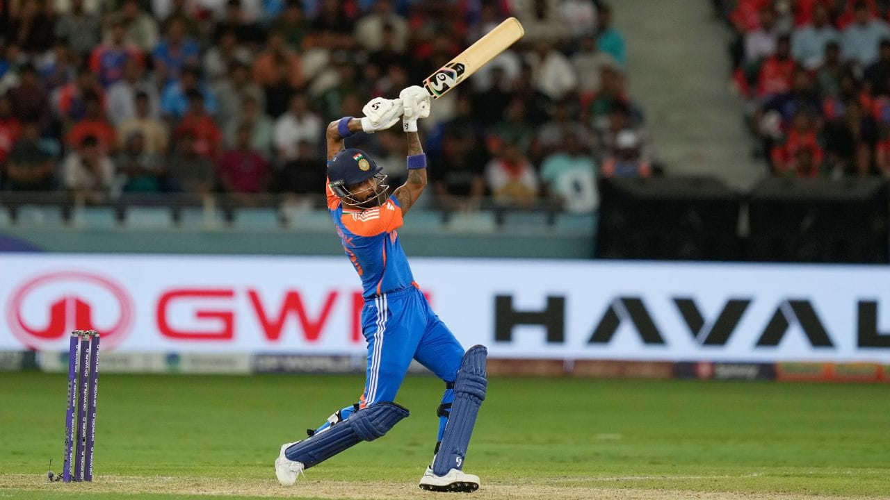 India vs South Africa : അവസാനം പാണ്ഡ്യ രക്ഷിച്ചു; നാണക്കേടിൽ നിന്നും ഇന്ത്യ175ൽ എത്തി