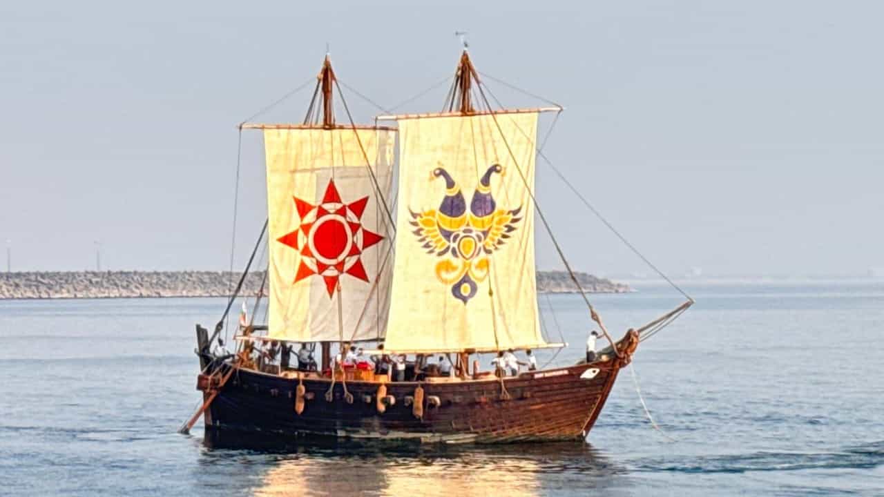 INSV Kaundinya: മലയാളിയുടെ നേതൃത്വത്തില്‍ നിര്‍മ്മിച്ച കപ്പല്‍; പഴയ പ്രൗഢിയില്‍ കന്നി വിദേശയാത്രയ്ക്ക് പുറപ്പെട്ട് ഐഎൻഎസ്‌വി കൗണ്ടിന്യ; പ്രശംസിച്ച് പ്രധാനമന്ത്രി