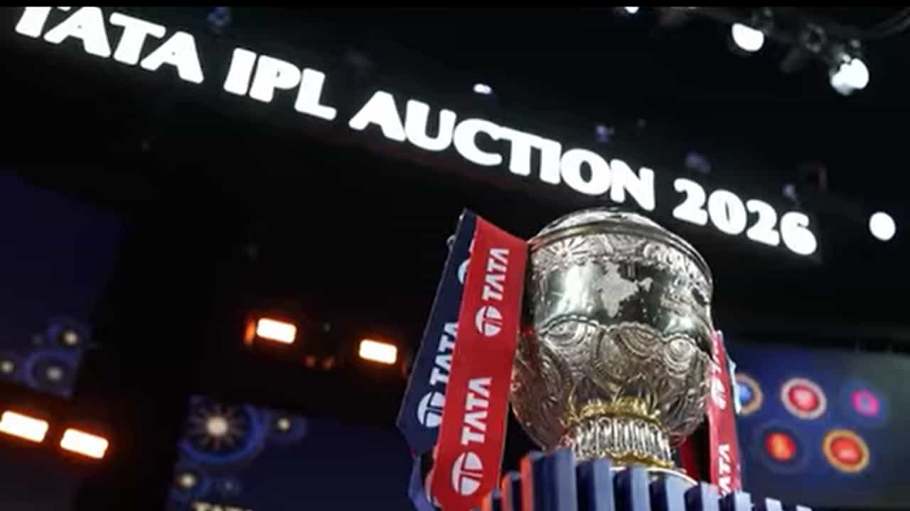 IPL 2026 Auction: ലേലപ്പട്ടികയില് 19 പേരെ കൂടി ചേര്ത്ത് ബിസിസിഐ; ഇന്ത്യയുടെ സീനിയര് ടീമംഗത്തിനും ആശ്വാസം IPL 2026 Auction: ലേലപ്പട്ടികയില് 19 പേരെ കൂടി ചേര്ത്ത് ബിസിസിഐ; ഇന്ത്യയുടെ സീനിയര് ടീമംഗത്തിനും ആശ്വാസം