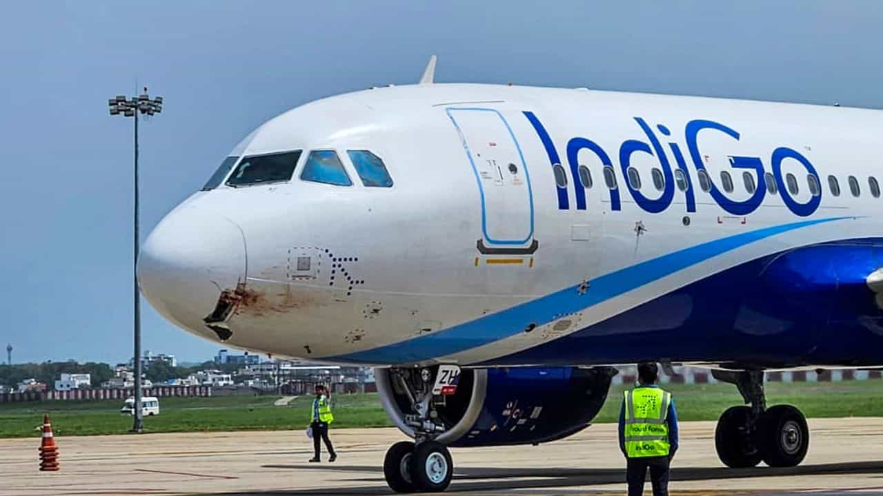 ​IndiGo Flight Crisis: എയർ ഇന്ത്യക്കും ആകാശക്കും ബമ്പർ! ഇൻഡിഗോക്കെതിരെ നടപടി; 5 % സർവീസുകൾ മറ്റ് വിമാനകമ്പനികൾക്ക്