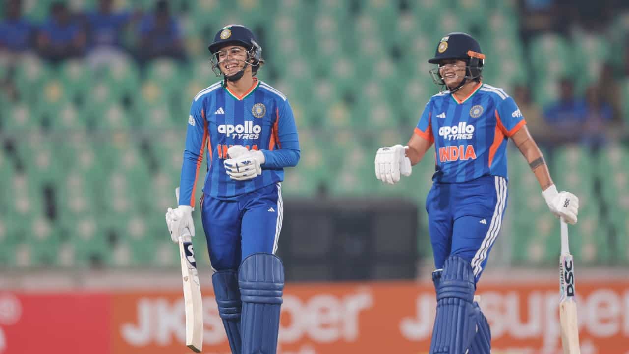 India Women vs Srilanka Women: ഇങ്ങനെ അടിക്കാൻ പാവം തോന്നുന്നില്ലേ?; ഓപ്പണർമാരുടെ ഫിഫ്റ്റിയിൽ ഇന്ത്യക്ക് റെക്കോർഡ് സ്കോർ