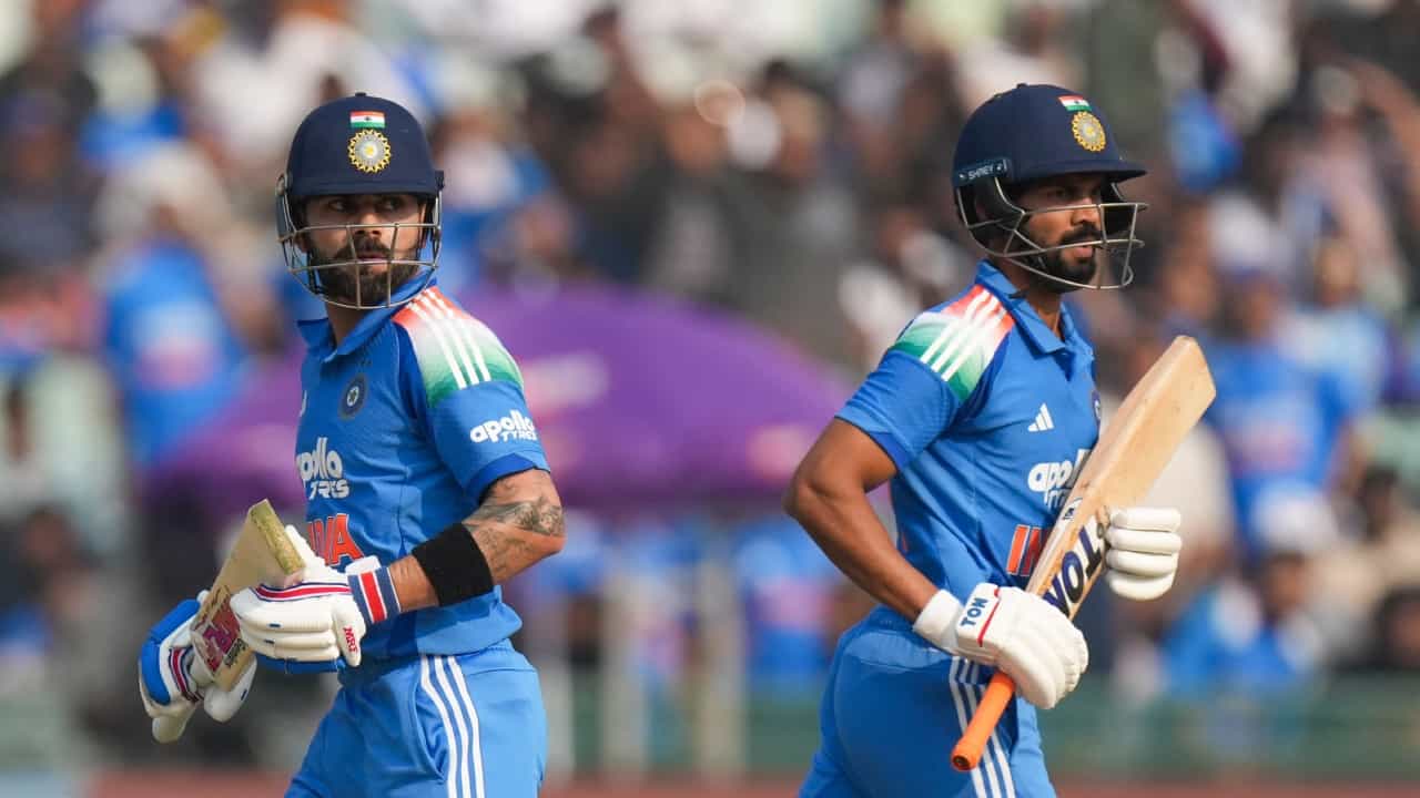 India vs South Africa: ഋതുരാജിനും കോലിയ്ക്കും സെഞ്ചുറി; ഇന്ത്യയ്ക്ക് പടുകൂറ്റൻ സ്കോർ India vs South Africa: ഋതുരാജിനും കോലിയ്ക്കും സെഞ്ചുറി; ഇന്ത്യയ്ക്ക് പടുകൂറ്റൻ സ്കോർ