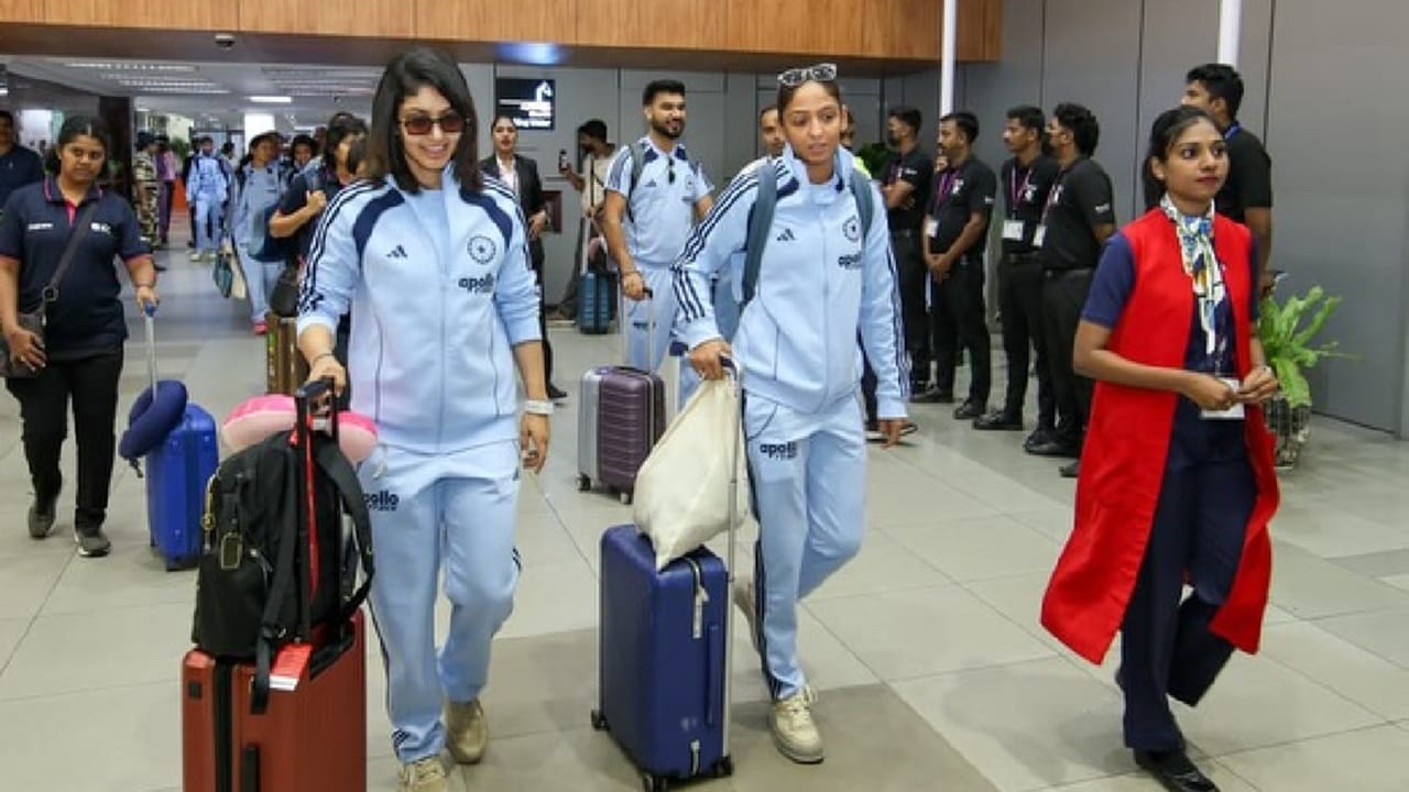 എല്ലാ മത്സരങ്ങളും രാത്രി ഏഴിനാണ് ആരംഭിക്കുന്നത്. സ്റ്റാര് സ്പോര്ട്സ് നെറ്റ്വര്ക്കിലും, ജിയോഹോട്ട്സ്റ്റാറിലും മത്സരങ്ങള് കാണാം. നാളത്തെ മത്സരത്തില് ജയിക്കാനായാല് ഇന്ത്യയ്ക്ക് പരമ്പര സ്വന്തമാക്കാനാകും (Image Credits: facebook.com/KeralaCricketAssociation)