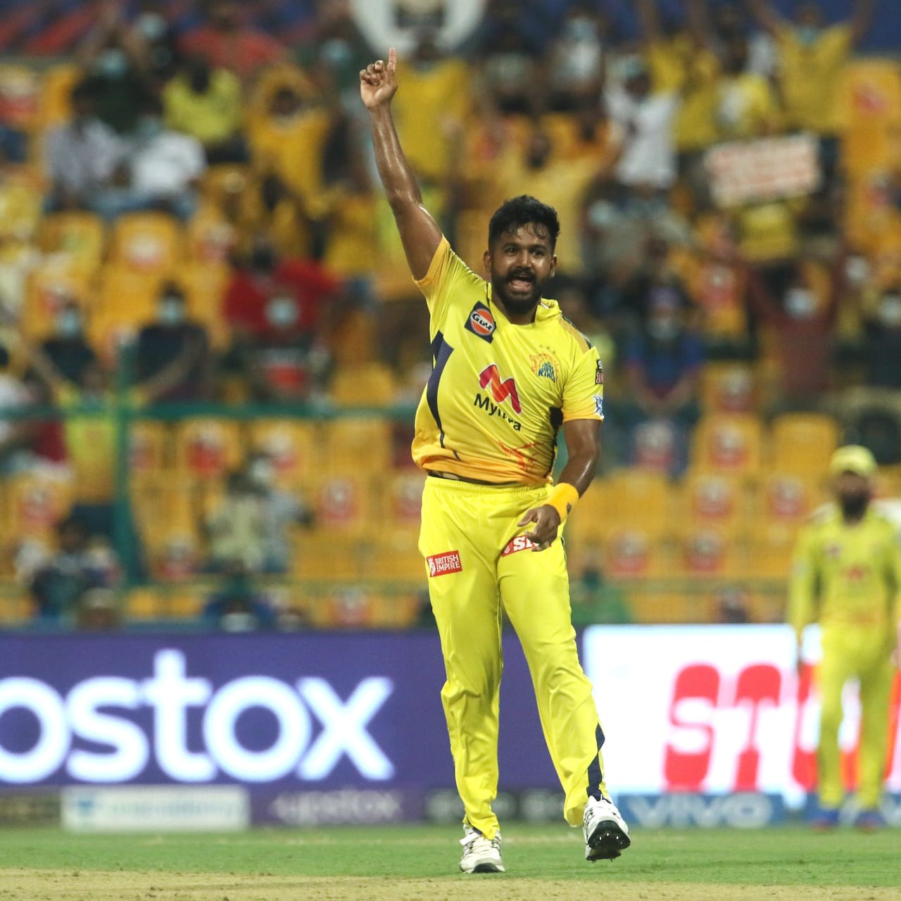 അതേസമയം, സീസണിൽ മുംബൈക്ക് ആദ്യ പരാജയം നേരിട്ടു. കേരളത്തിനെതിരെ 15 റൺസിൻ്റെ പരാജയമാണ് ഇന്ന് മുംബൈ വഴങ്ങിയത്. എങ്കിലും അഞ്ച് കളിയിൽ നാല് ജയം സഹിതം 16 പോയിൻ്റുള്ള മുംബൈ തന്നെയാണ് എലീറ്റ് ഗ്രൂപ്പിൽ ഒന്നാമതുള്ളത്. ആന്ധ്രാപ്രദേശ് രണ്ടാമതും കേരളം മൂന്നാമതുമാണ്.