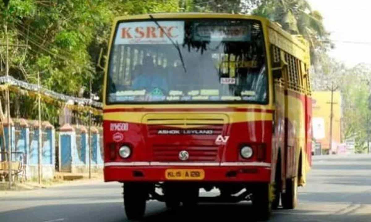 KSRTC Conducter Removed: രാത്രി വിദ്യാർഥിനികളെ സ്റ്റോപ്പിലിറക്കിയില്ല; KSRTC കണ്ടക്ടറെ സർവീസിൽ നിന്ന് നീക്കി