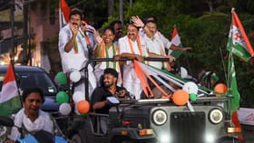 Kerala Local Body Election: ആവേശ തിമിർപ്പിൽ കലാശക്കൊട്ട്; ആദ്യഘട്ടത്തിലെ പരസ്യപ്രചാരണം അവസാനിച്ചു...