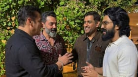 ധോണിയും രാം ചരണും ബോബി ഡിയോളും ഒന്നിച്ച്; സൽമാൻ ഖാൻ്റെ...