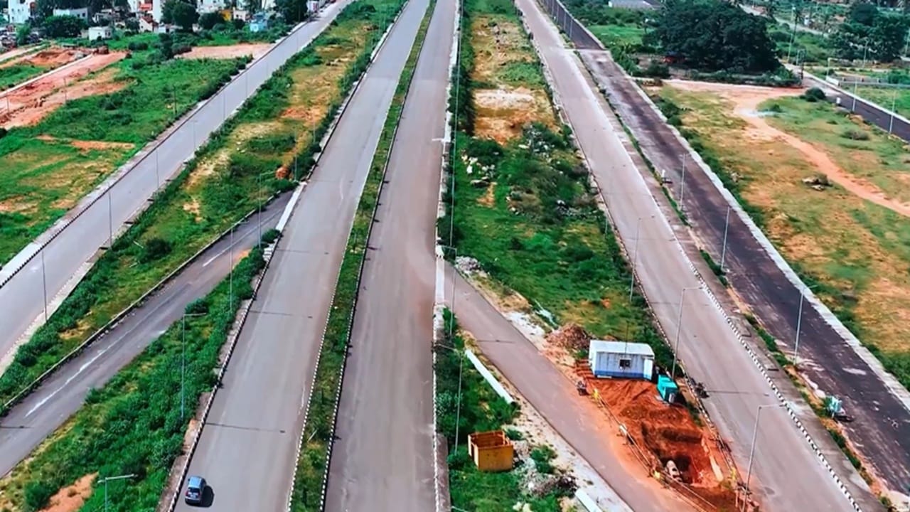 Bengaluru: ആ പ്രോജക്ട് പൂര്‍ത്തിയായാല്‍ ബെംഗളൂരുവിലെ യാത്രാ സമയം കുറയും; മൂന്നുവരി പാത തുറക്കാന്‍ ഇനി ഒരു മാസം മാത്രം