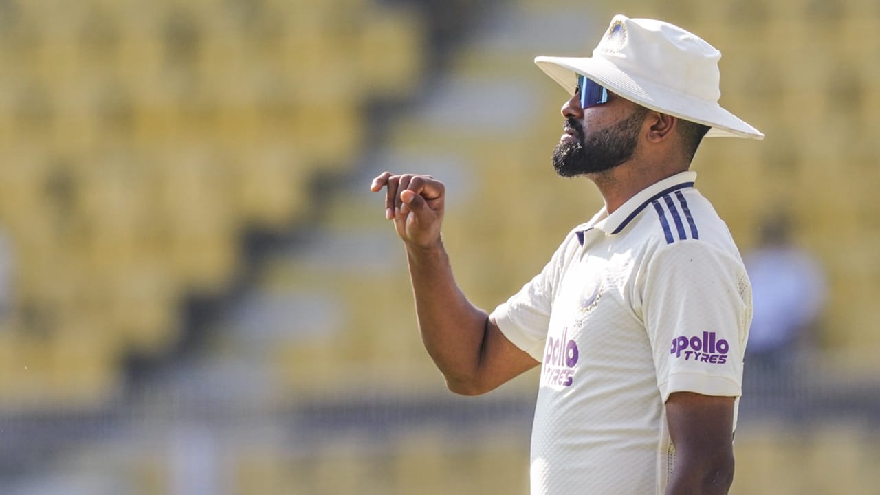 മുഹമ്മദ് സിറാജാണ് മറ്റൊരു താരം. ടെസ്റ്റില്‍ സജീവ സാന്നിധ്യമെങ്കിലും, വൈറ്റ് ബോളില്‍ സിറാജ് പുറത്താണ്. നിതീഷ് കുമാര്‍ റെഡ്ഡി, റിങ്കു സിങ് എന്നിവരുടെയും സാധ്യതകള്‍ മങ്ങി  (Image Credits: PTI)