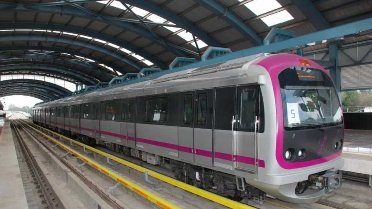 Namma Metro: എത്തിയെത്തി പുതിയ ട്രെയിനെത്തി; നമ്മ മെട്രോ പിങ്ക് ലൈനിലൂടെ ഇനി കുതിക്കാം