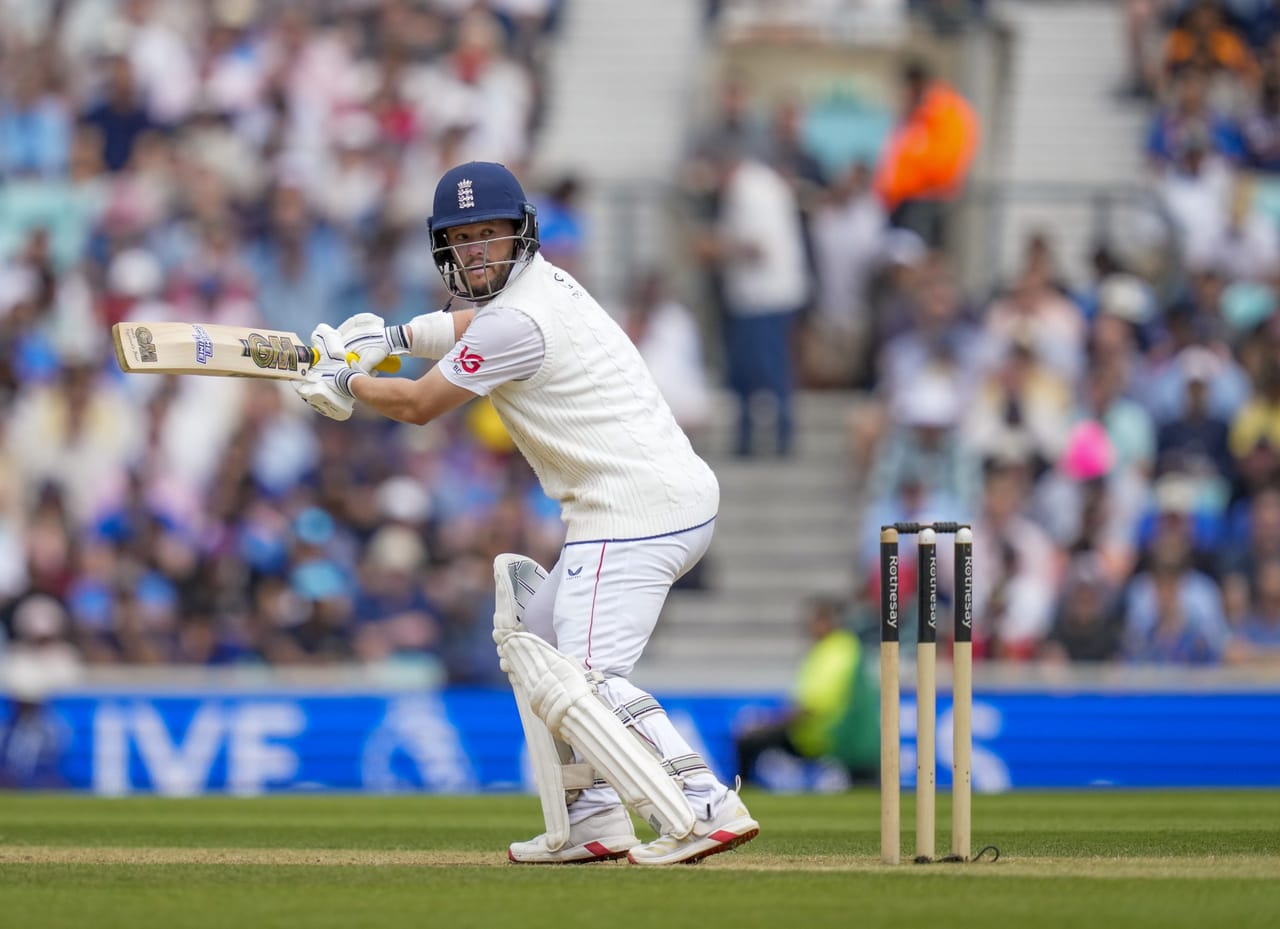 ഇംഗ്ലണ്ട് വിക്കറ്റ് കീപ്പർ ബെൻ ഡക്കറ്റ് ഇത്തവണ ആദ്യമായി ഐപിഎൽ കളിക്കും. രണ്ട് കോടി രൂപ അടിസ്ഥാനവില ഉണ്ടായിരുന്ന ഡക്കറ്റിനെ അടിസ്ഥാനവിലയ്ക്ക് ഡൽഹി ക്യാപിറ്റൽസ് സ്വന്തമാക്കി. ഇംഗ്ലണ്ട് ടെസ്റ്റ് ടീമിലെ സ്ഥിരം ഓപ്പണറാണ് 31 വയസുകാരനായ ബെൻ ഡക്കറ്റ്.