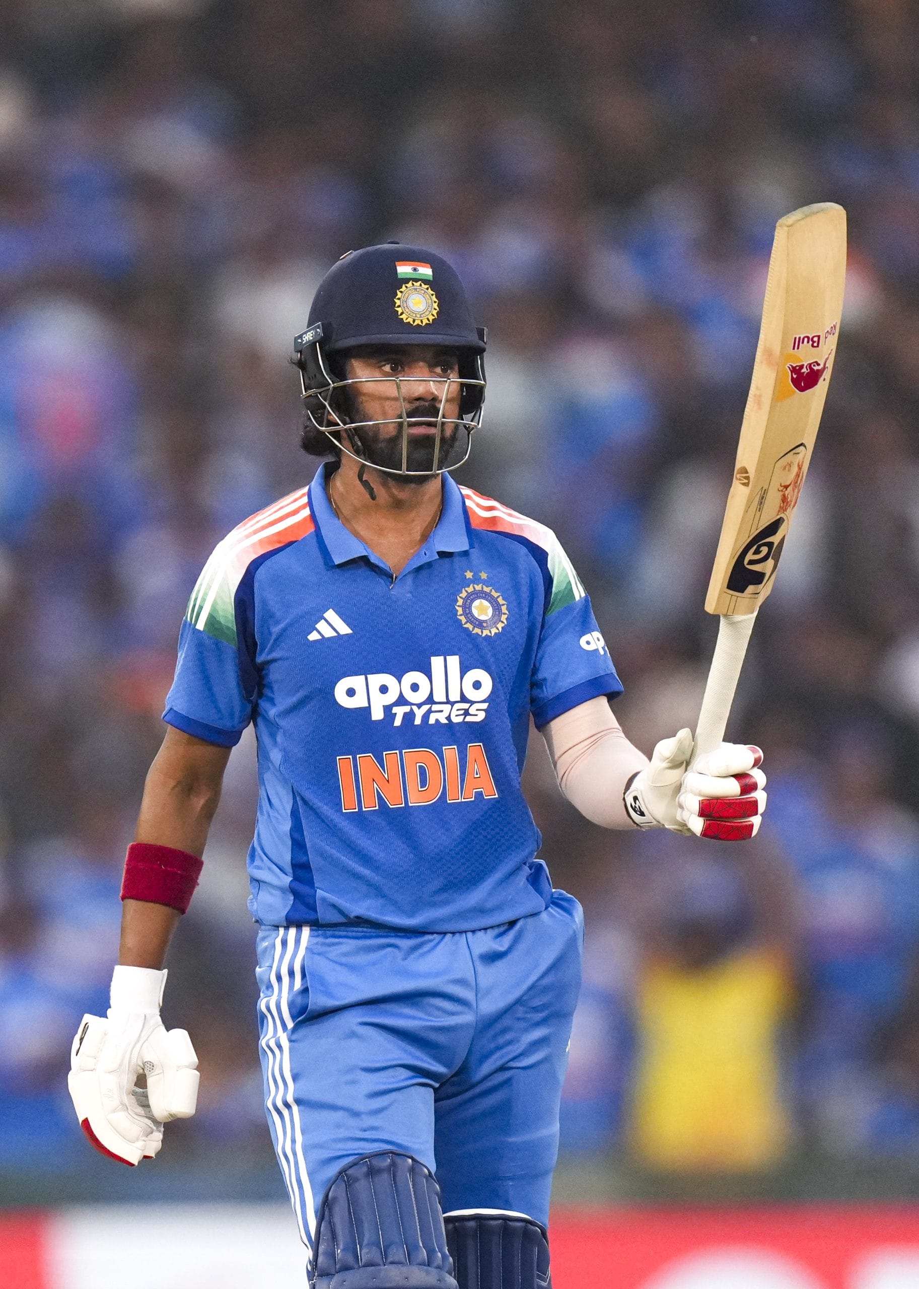 കർണാടക ടീമിൽ കെഎൽ രാഹുൽ കളിക്കും. മായങ്ക് അഗർവാൾ ആണ് ടീമിനെ നയിക്കുക. പ്രസിദ്ധ് കൃഷ്ണയും ടീമിലുണ്ട്. ഇരുവരും ടീമിനായി എല്ലാ മത്സരങ്ങളും കളിക്കുമോ എന്ന് വ്യക്തമല്ല. ദേശീയ ടീം താരങ്ങൾ ആഭ്യന്തര ടൂർണമെൻ്റുകളിൽ രണ്ട് കളിയെങ്കിലും കളിക്കണമെന്നാണ് നിർദ്ദേശം.