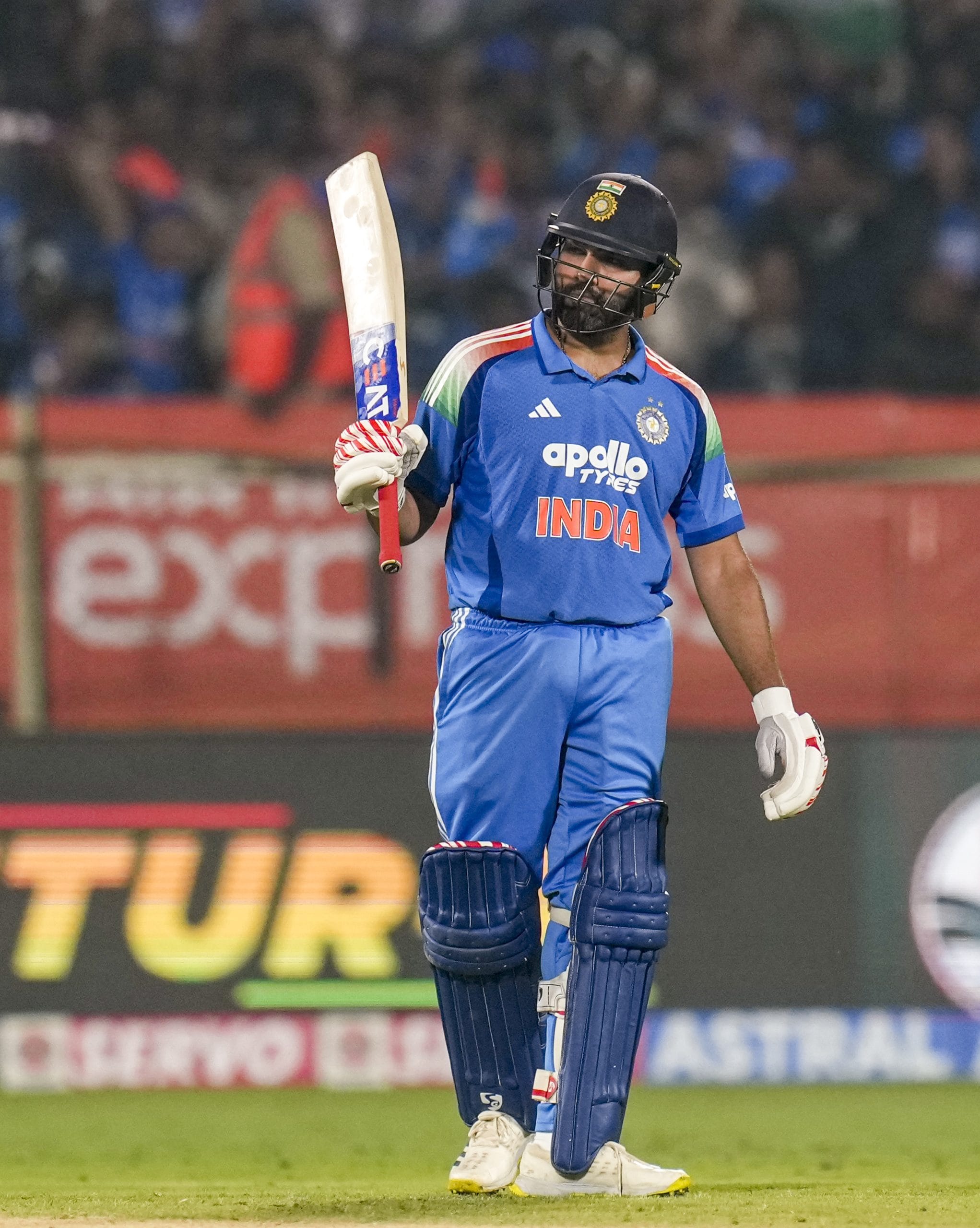 മുംബൈ ടീമിൽ രോഹിത് ശർമ്മയും ഉൾപ്പെട്ടിട്ടുണ്ട്. രോഹിതും രണ്ട് മത്സരങ്ങളാവും കളിക്കുക. ശാർദുൽ താക്കൂർ നായകനാവുന്ന ടീമിൽ ശിവം ദുബെയും യശസ്വി ജയ്സ്വാളും ഇടം നേടിയില്ല. ജയ്സ്വാൾ രോഗബാധിതനായി ആശുപത്രിയിൽ ചികിത്സയിലാണ്. പരിക്ക് ഭേദമായാൽ താരം ടീമിലെത്തും.