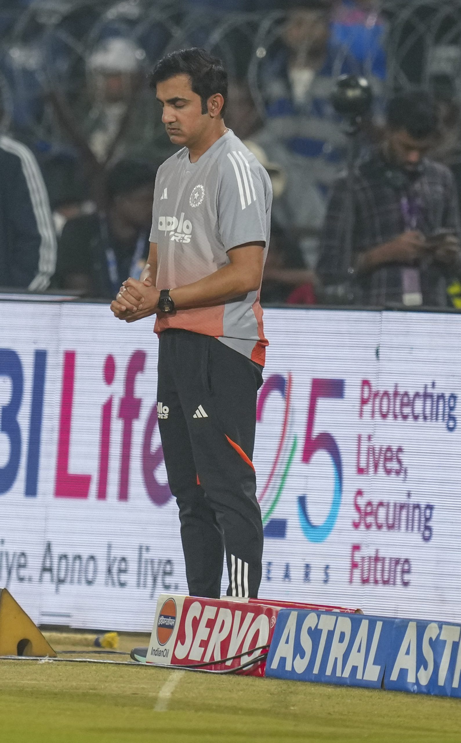 ഗംഭീറിന് പകരം മുൻ ദേശീയ താരം വിവിഎസ് ലക്ഷ്മണെ ഗംഭീറിന് പകരം ദേശീയ ടെസ്റ്റ് ടീമിൻ്റെ പരിശീലക സ്ഥാനത്തേക്ക് ബിസിസിഐ പരിഗണിക്കുന്നുണ്ടെന്നായിരുന്നു റിപ്പോർട്ടുകൾ. ലക്ഷ്മൺ പരിശീലക സ്ഥാനം നിരസിച്ചു എന്നും റിപ്പോർട്ടുകൾ സൂചിപ്പിച്ചിരുന്നു. 
